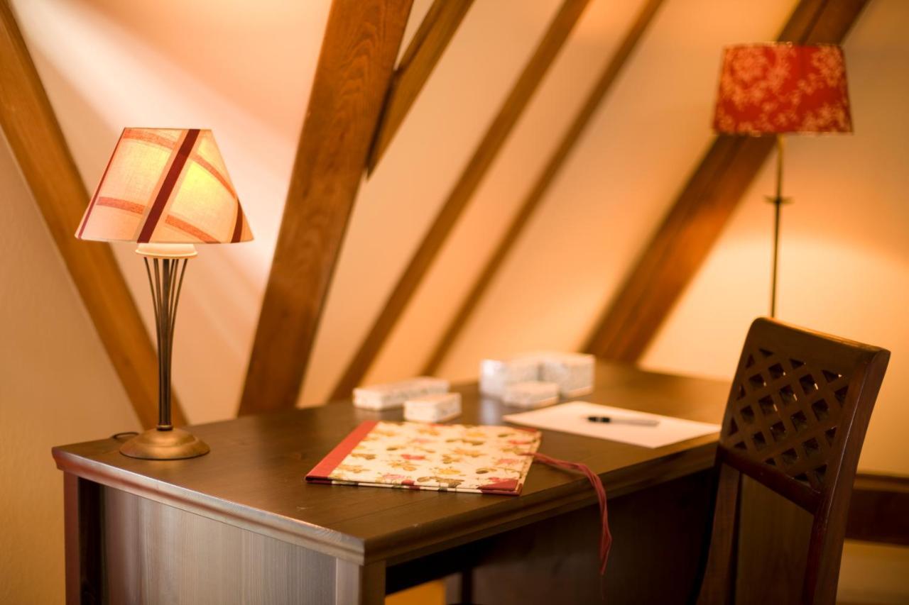 Gasthaus Und Pension "Zum Hauenden Schwein" Wörlitz Kamer foto